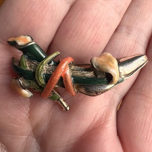 Kenneth Jay Lane Vintage Enamel Leaf Brooch - Picture 1 of 4